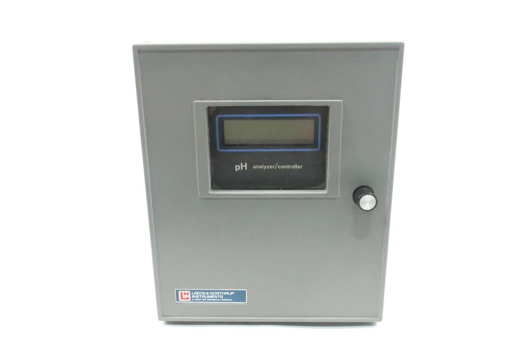 LEEDS NORTHRUP 7083-10 PH ANALYZER/CONTROLLER 120/240V-AC D614599