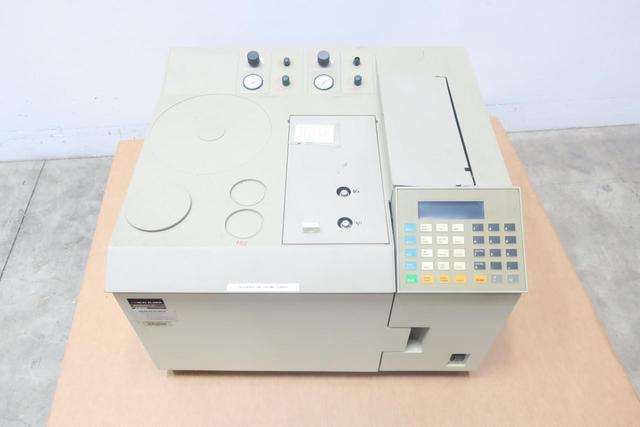 PERKIN ELMER AUTOSYSTEM GAS CHROMATOGRAPH