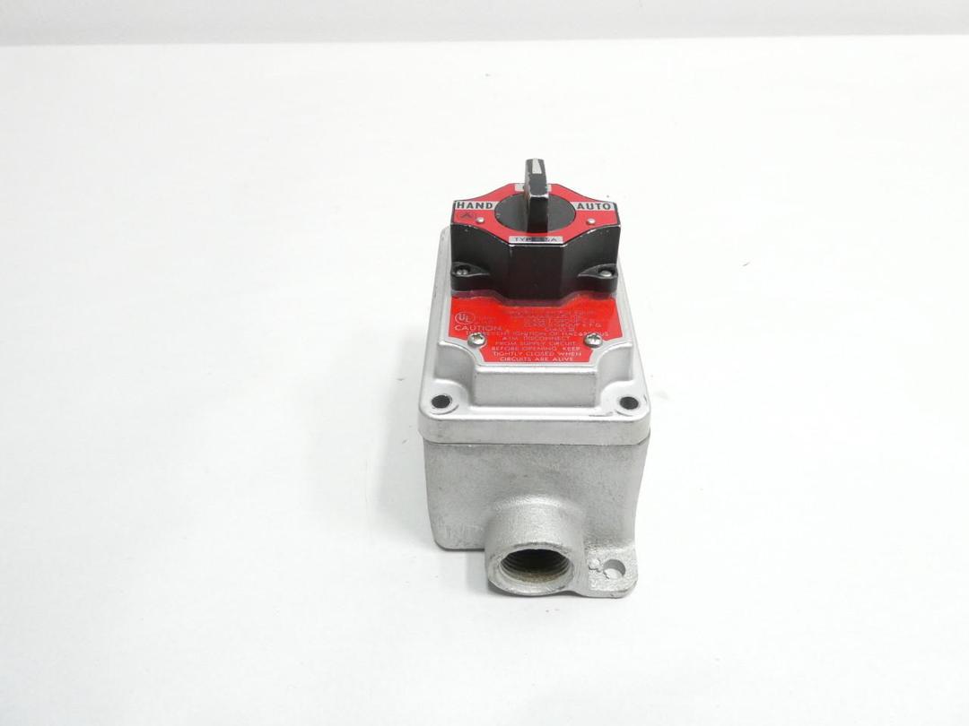 APPLETON EFDC175-102 3 POS SELECTOR SWITCH 600V-AC