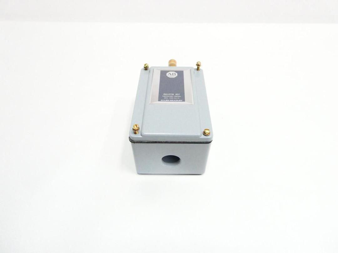 ALLEN BRADLEY 837-V2J TEMPERATURE CONTROLLER 110-200F 600V-AC