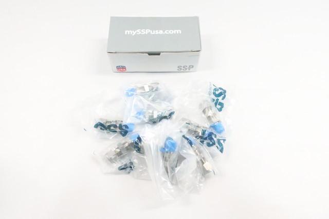 BOX OF 10 SSP ISSD6BMC4 DUOLOK MALE CONNECTOR 3/8IN TUBE X 1/4IN NPT