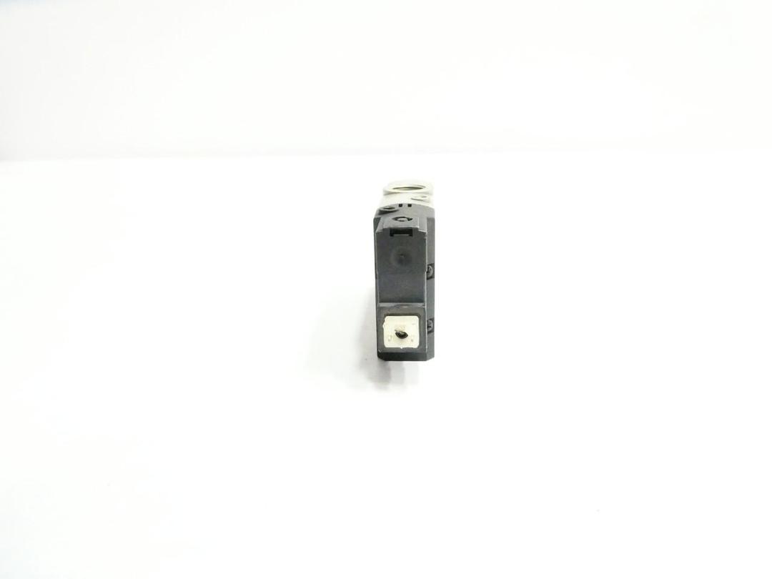 FESTO CPE24-M1H-3GLS-3/8 PNEUMATIC SOLENOID VALVE 20.4-26.4V-DC 3/8IN NPT 10BAR
