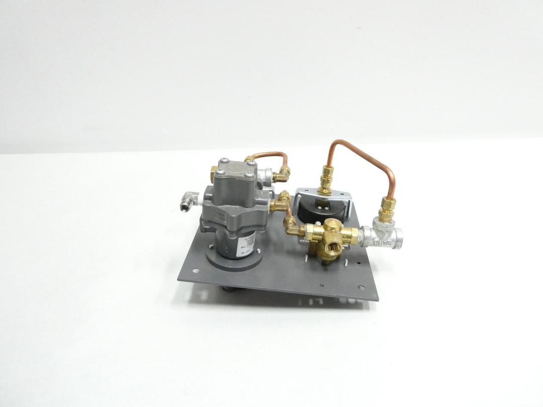 FISHER 670GV PANEL MOUNTED LOADING REGULATOR ASSEMBLY 0-30PSI