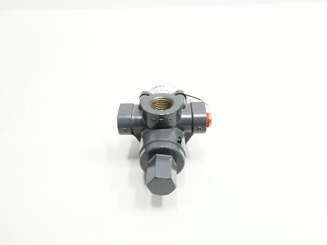 FISHER 67D-26 PNEUMATIC REGULATOR 1/2IN NPT 400PSI 0-20PSI