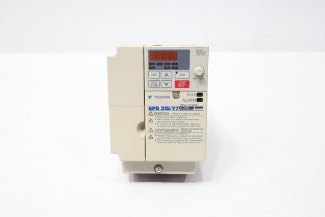 YASKAWA CIMR-V7AM22P2 VFD DRIVE 200-230V-AC 0-400HZ 0-230V-AC 2.2KW