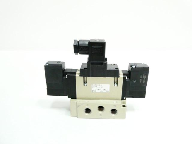 SMC VFS3410-5D-02 PNEUMATIC SOLENOID VALVE 21-26V-DC 1/4IN NPT 1MPA