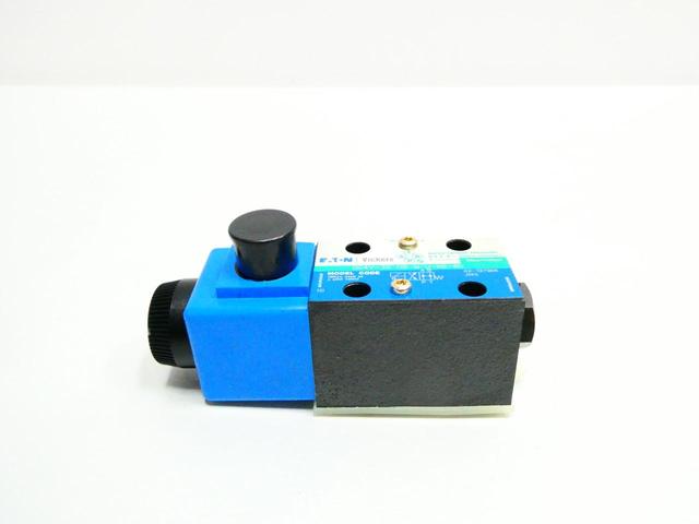 VICKERS DG4V-3S-0B-M-U-N5-60 HYDRAULIC SOLENOID VALVE 5000PSI 24V-AC