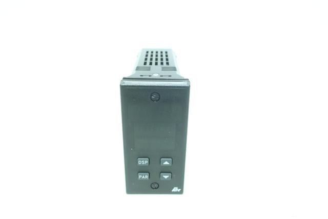 RED LION TCU11004 115/230V-AC TEMPERATURE CONTROLLER