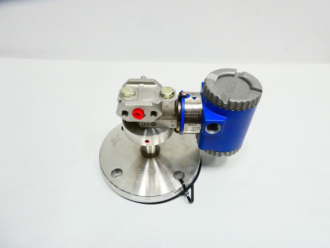 SCHNEIDER IDP10-DF1C01F PRESSURE TRANSMITTER 75-300IN-H2O 12.5-42V-DC