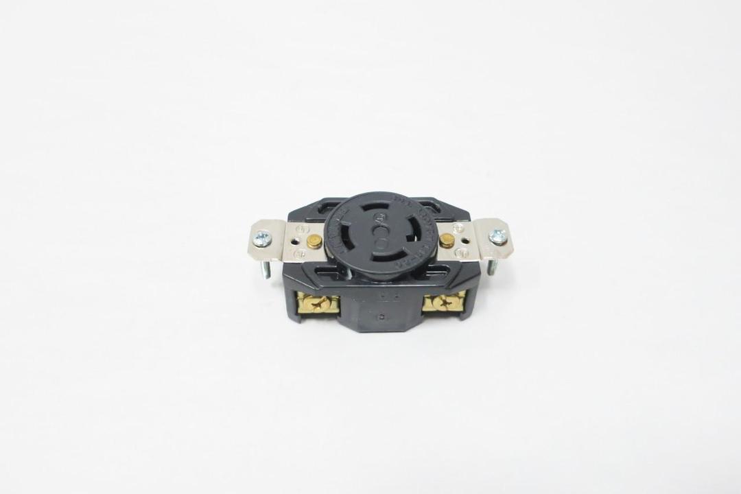 BRYANT 71630FR LOCKING RECEPTACLE 3P 4W 30A AMP 480V-AC