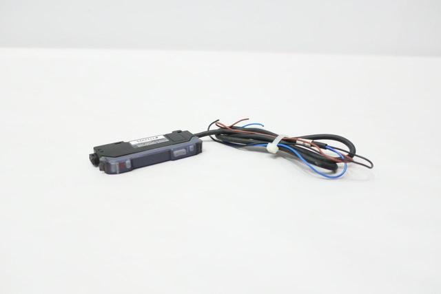 KEYENCE FS-V21R PHOTOELECTRIC SENSOR 12-24V-DC