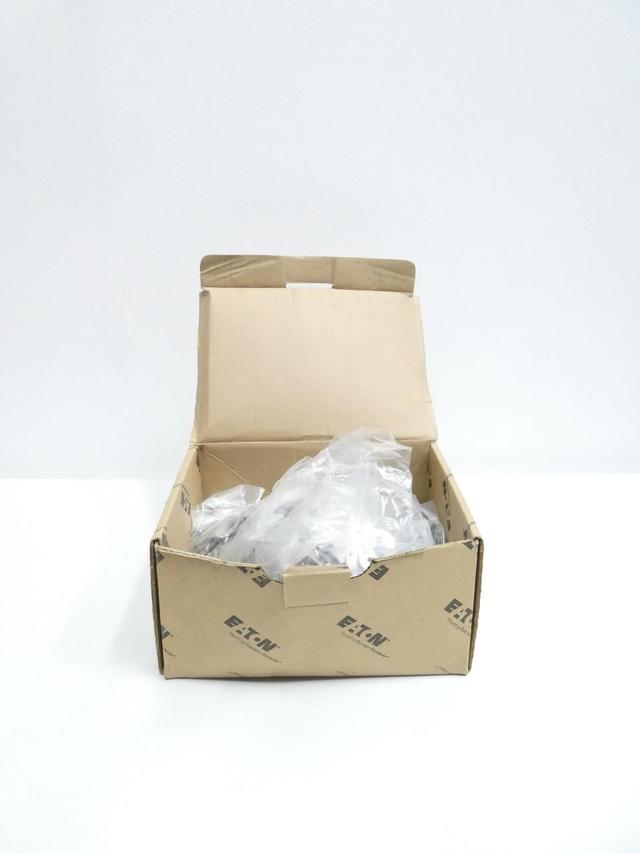 BOX OF 100 EATON B2009SS4 RIGID CONDUIT/PIPE CLAMP 3/4IN