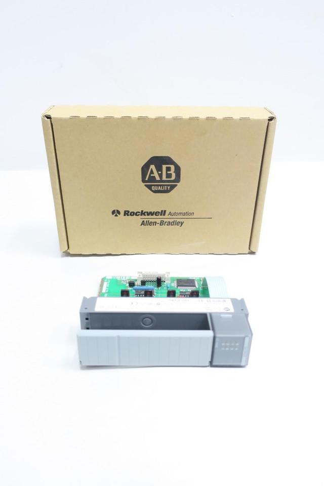 ALLEN BRADLEY 1746-OV8 SLC500 OUTPUT MODULE SER A