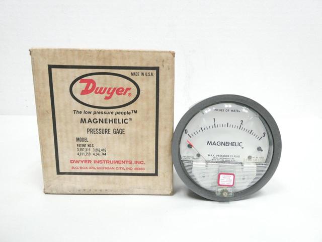 DWYER 2003C MAGNEHELIC PRESSURE GAUGE 0-3IN-H2O