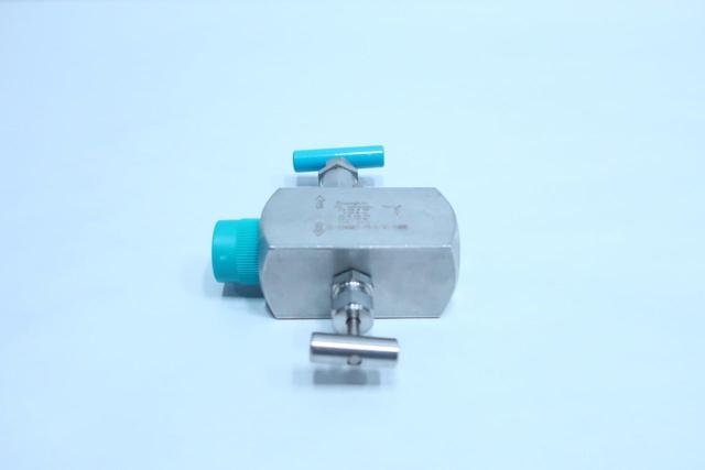 SWAGELOK SS-V2NBM12-F8-G-SG-11486 MANUAL NEEDLE VALVE 6000PSI 1/2IN NPT