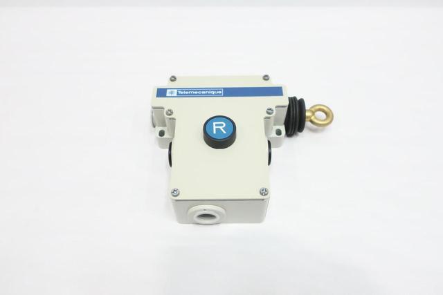 TELEMECANIQUE XY2 CE1A150H7 CABLE PULL SWITCH 120V-AC