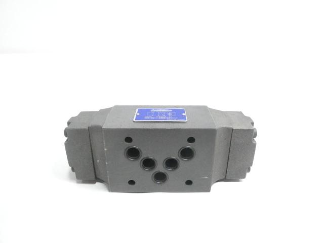INTERNATIONAL MPD05-A1 HYDRAULIC VALVE MANIFOLD