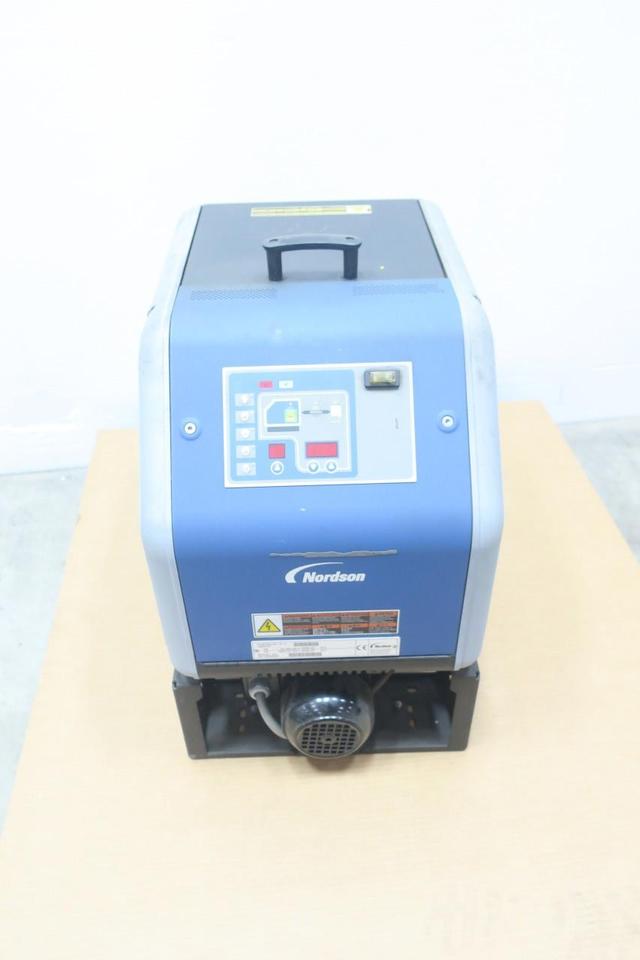 NORDSON 1069737 DURABLUE 16 L 240V-AC HOT MELT GLUE MACHINE