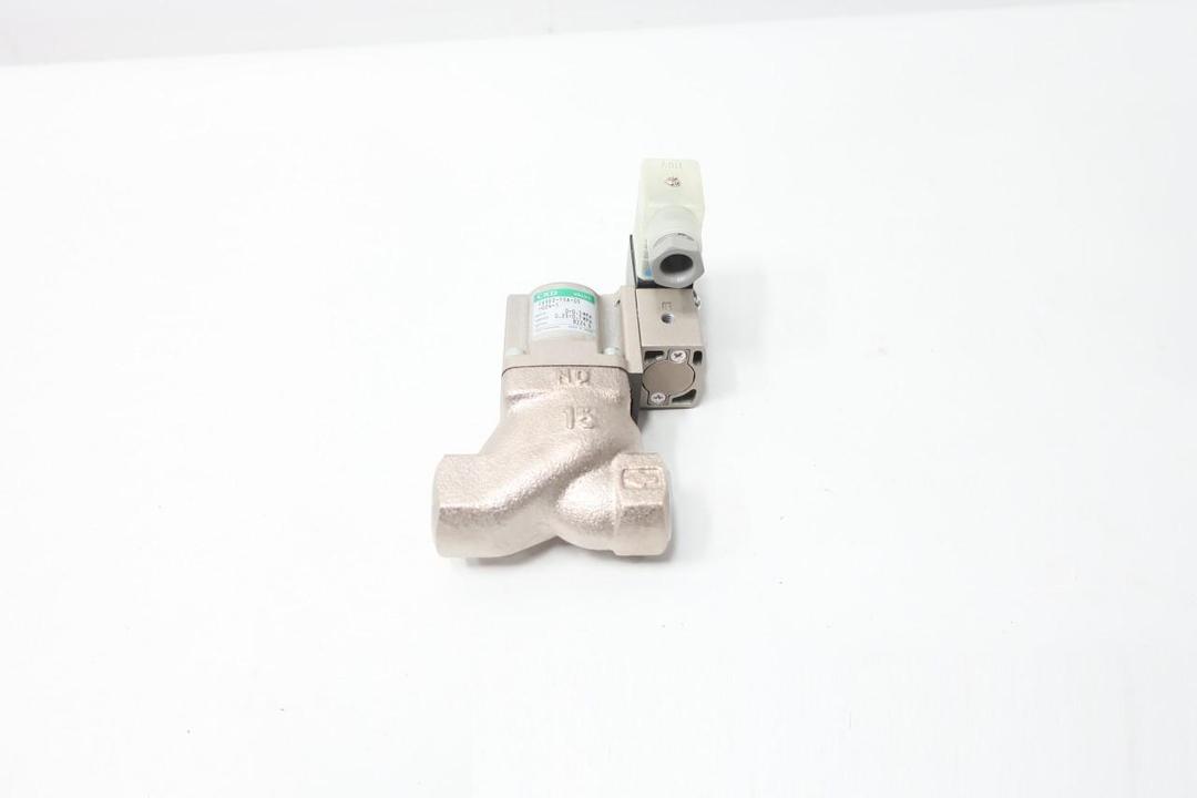 CKD CVSE2-15A-05-02H-1 PNEUMATIC SOLENOID VALVE 100/110V-AC 0.5MPA 1/2IN NPT