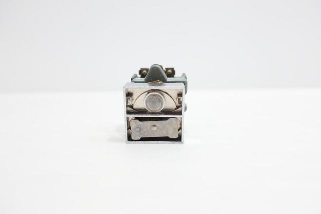 CUTLER HAMMER E30DF ILLUMINATED PUSHBUTTON 120V-AC 120V-DC