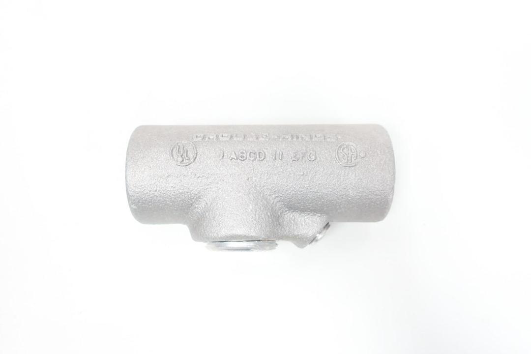 CROUSE HINDS EYS31 SA ALUMINUM VERTICAL OR HORIZONTAL FEMALE SEALING FITTING 1IN