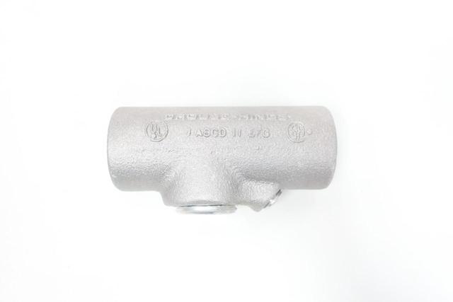 CROUSE HINDS EYS31 SA ALUMINUM VERTICAL OR HORIZONTAL FEMALE SEALING FITTING 1IN
