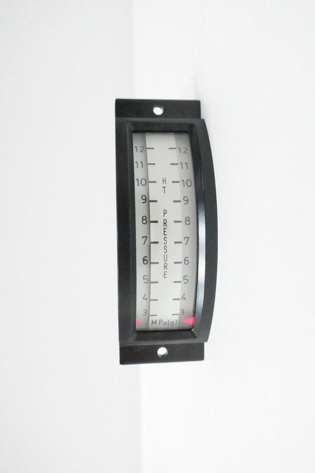 INTERNATIONAL INSTRUMENTS 2520-VB VERTICAL PANEL METER 0-12MPA