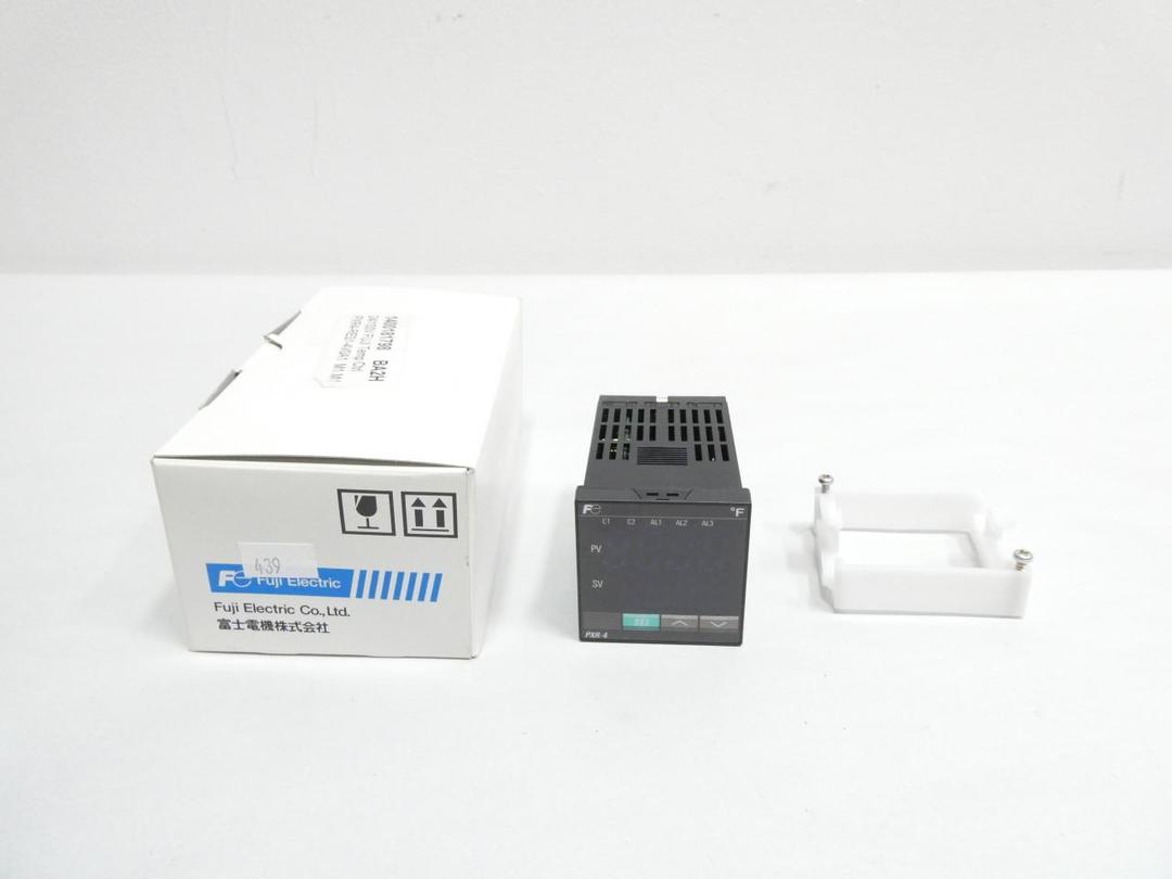 FUJI ELECTRIC PXR4RES1-4V0A1 TEMPERATURE CONTROLLER 100-240V-AC