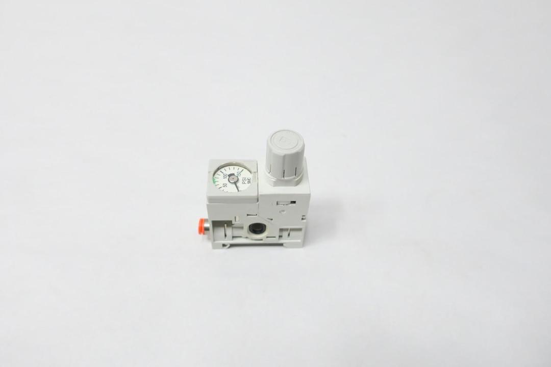 SMC ARM11AB2-R55-AZ PNEUMATIC REGULATOR BLOCK 7-100PSI
