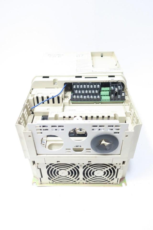 YASKAWA CIMR-G7A4011 AC VFD DRIVE 380-480V-AC 0-400HZ 0-480V-AC 21KVA