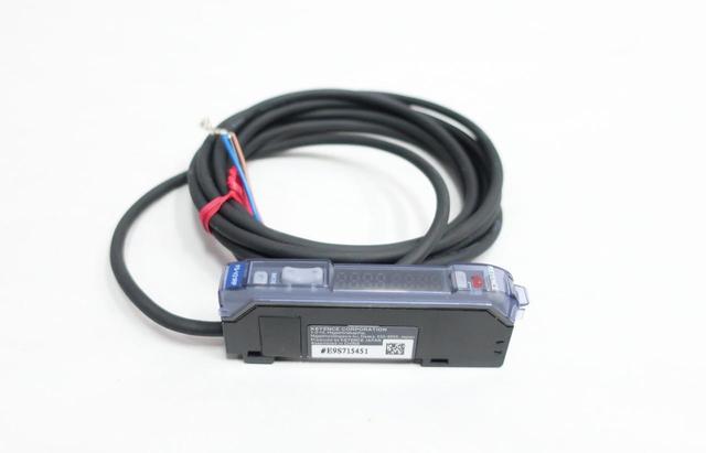 KEYENCE FS-V21RP FIBER OPTIC AMPLIFER SENSOR 12-24V-DC