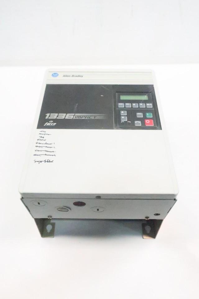 ALLEN BRADLEY 1336E-CWF20-AN-EN  IMPACT AC VFD DRIVE 0-400HZ 700/800V-AC 2HP