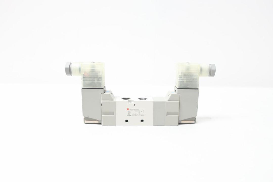 SMC VF3330-5DZ1-02 PNEUMATIC SOLENOID VALVE 24V-DC 0.7MPA