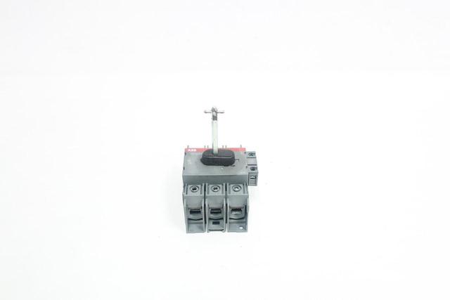 ABB OT30F3 NON-FUSIBLE DISCONNECT SWITCH 3P 30A AMP 600V-AC