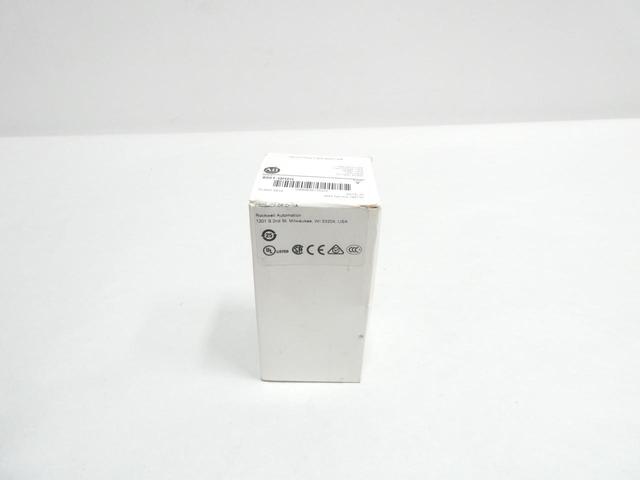 ALLEN BRADLEY 800T-QH2G GREEN PILOT LIGHT 12-130V-AC/DC