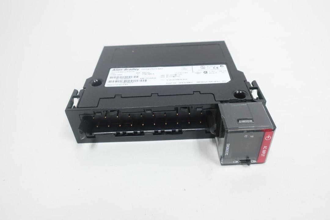 ALLEN BRADLEY 1756-IA8D CONTROLLOGIX 8 POINT INPUT MODULE SER A
