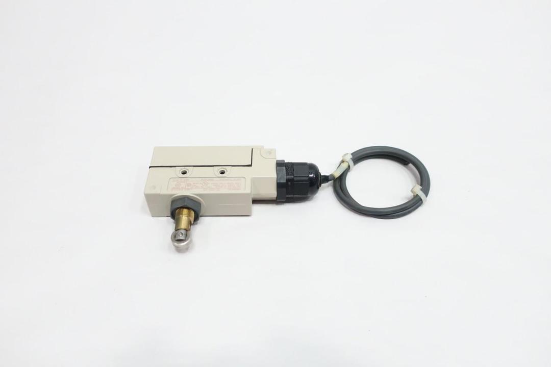 OMRON ZE-022-2S LIMIT SWITCH 125/250/480V-AC