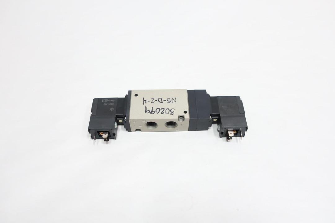 SMC VFS3320-5DZ-03T PNEUMATIC SOLENOID VALVE 21-26V-DC 1MPA