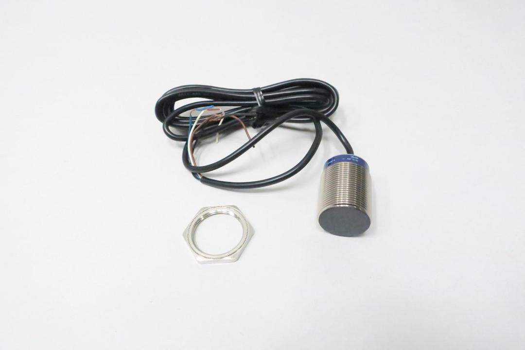 TELEMECANIQUE XS1N30PC410 PROXIMITY SWITCH 12-24V-DC