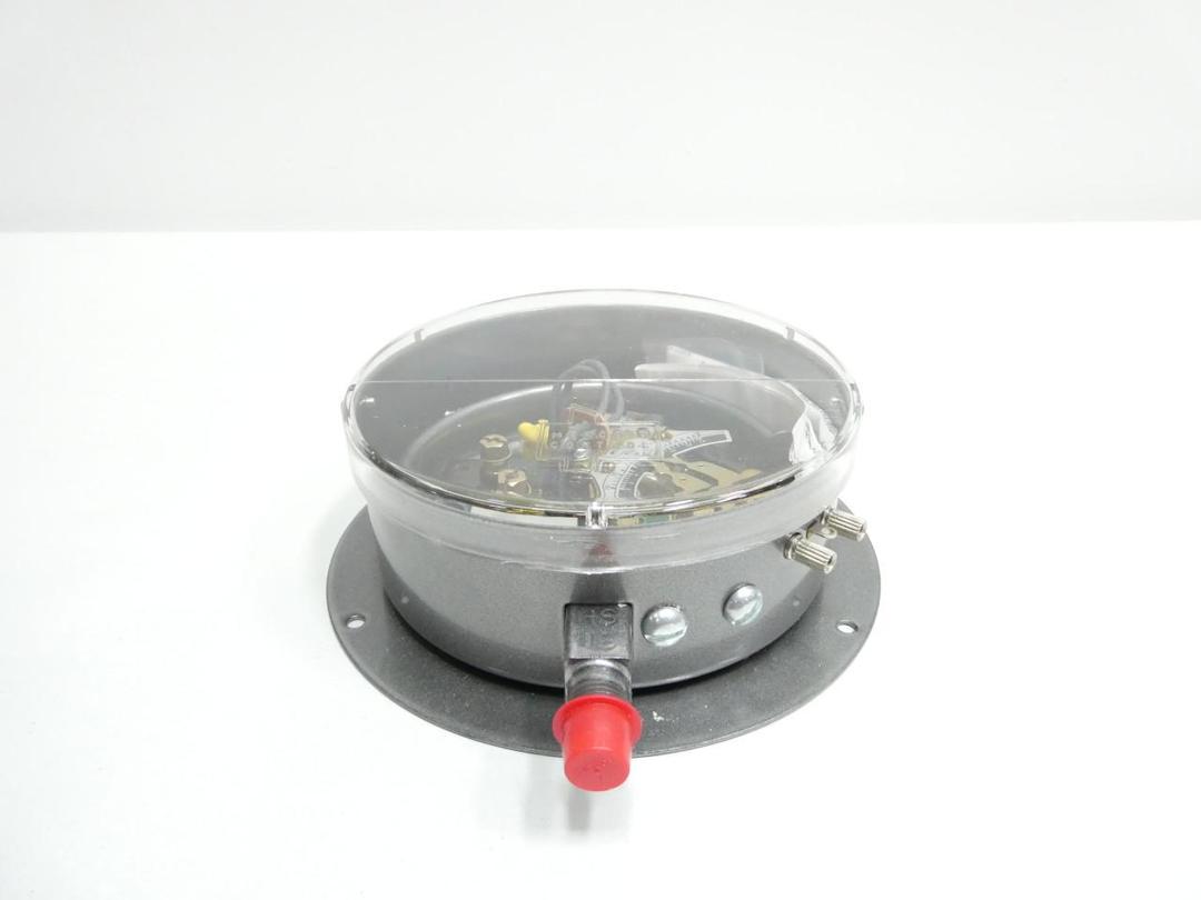 MERCOID DA-523-2-8S PRESSURE SWITCH 1/4IN NPT 10-200PSI 120/240V-AC/DC