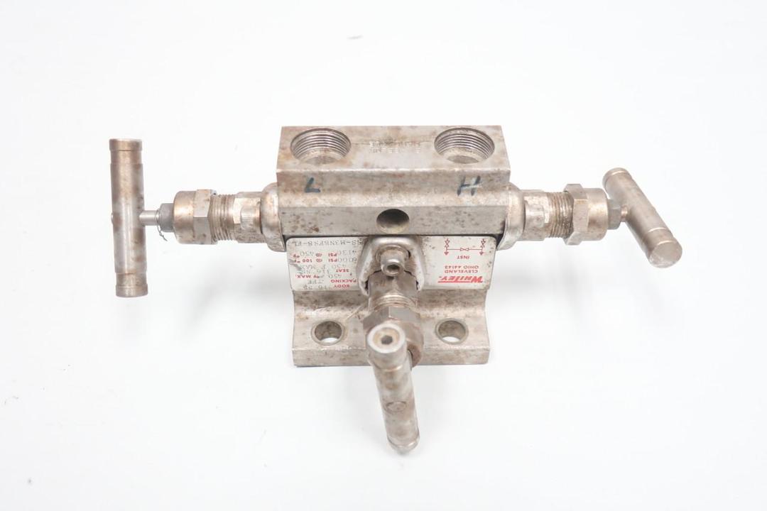WHITEY SS-M3NBFS8-FL 3-VALVE INSTRUMENT MANIFOLD