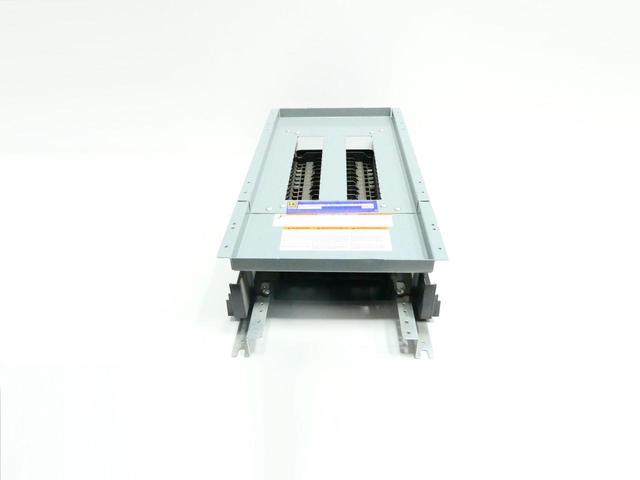 SQUARE D NQ30L1C POWER DISTRIBUTION PANELBOARD 100A AMP 1PH 240V-AC 48V-DC 3W