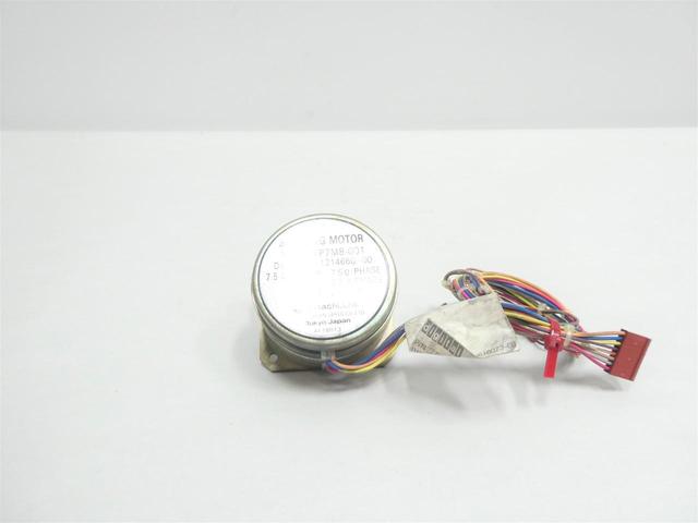 HITACHI KP7M8-001 1214660-00 STEPPER MOTOR 7.5DEG/STEP 7.5OHM 3.2A AMP 24V-DC