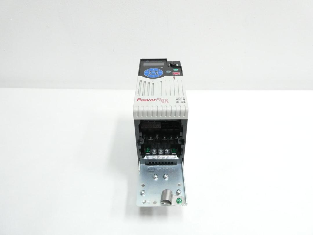 ALLEN BRADLEY 25B-D2P3N104 POWERFLEX 525 AC VFD DRIVE 380-480V-AC 0-460V-AC 1HP