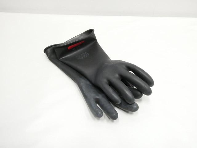 SALISBURY D120 SIZE 10 INSULATING ELECTRICAL RUBBER GLOVE