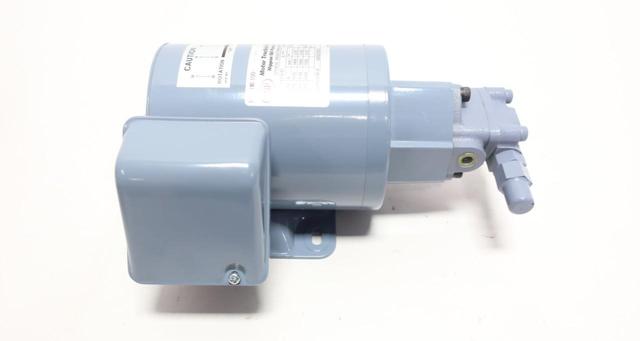 NIPPON TOP-1ME100-11MAVB 1700RPM  MOTOR TROCHOID PUMP 0.1KW 1/8IN 200V-AC