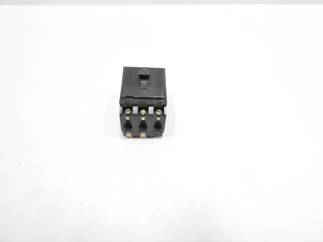 SQUARE D QO360 MOLDED CASE CIRCUIT BREAKER 3P 60A AMP