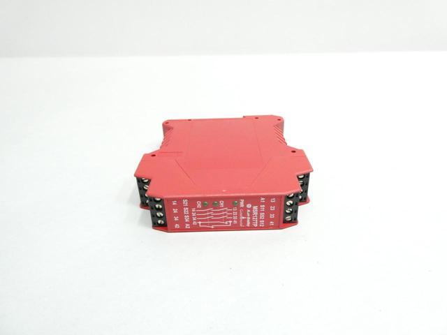 ALLEN BRADLEY MSR127TP 440R-N23132 GUARDMASTER SAFETY RELAY 24V-AC/DC