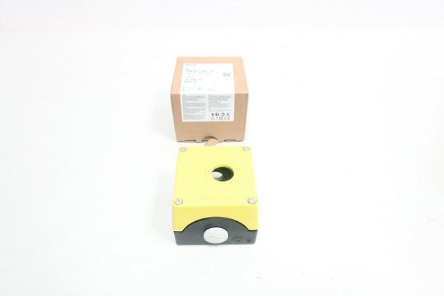 SIEMENS 3SU1851-0AA00-0AB2 CIRCUIT BREAKER ENCLOSURE