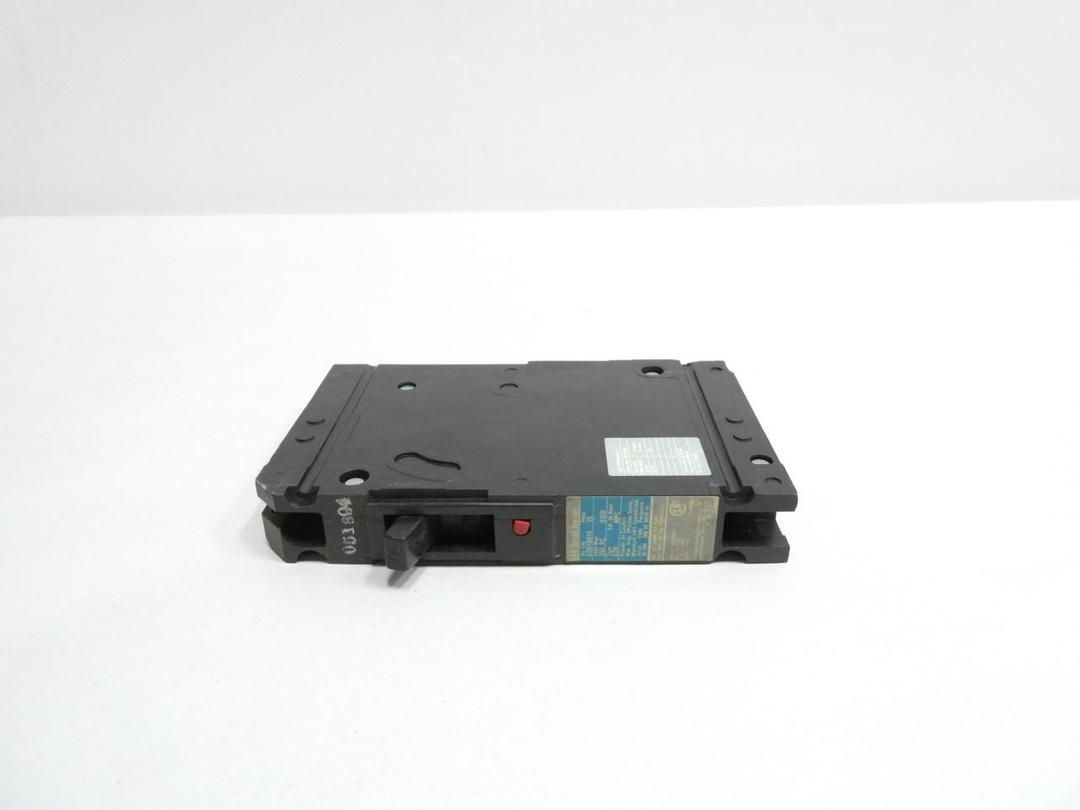 SIEMENS ED61B015 MOLDED CASE CIRCUIT BREAKER 1P 15A AMP 350V-AC